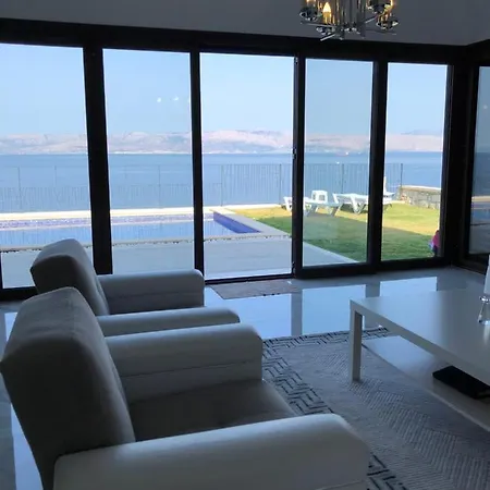 Chios Ormen Villa Çeşme